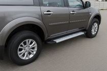 Mitsubishi Pajero Sport 2008-2015 гг. Боковые пороги X5-тип (2 шт., алюминий) фото 1