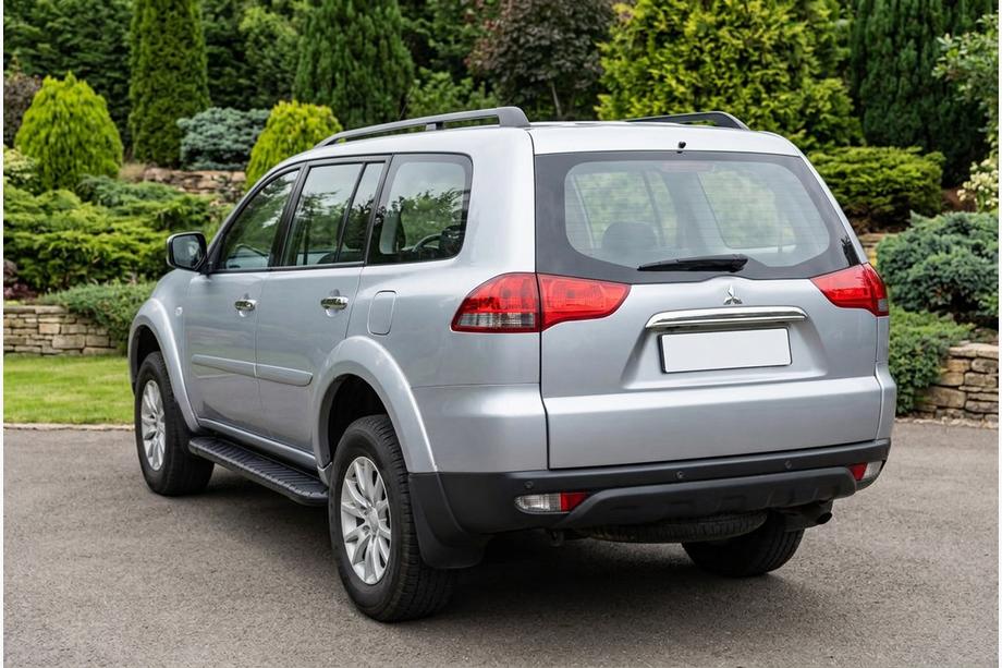 Mitsubishi Pajero Sport 2008-2015 гг. Боковые пороги Bosphorus Black (2 шт., алюминий) Image