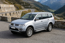 Mitsubishi Pajero Sport 2008-2015 гг. Боковые Подножки Rainbow (2 шт., Алюминий) фото 1