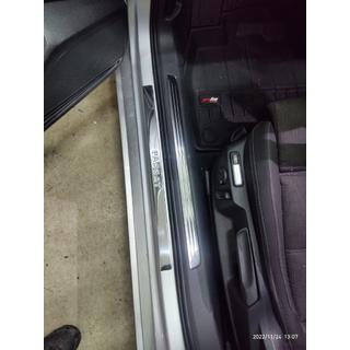 Накладки на внутренние пороги нержавейка OmsaLine (4 шт) Volkswagen Passat B8 2015-2023 гг. фото 4