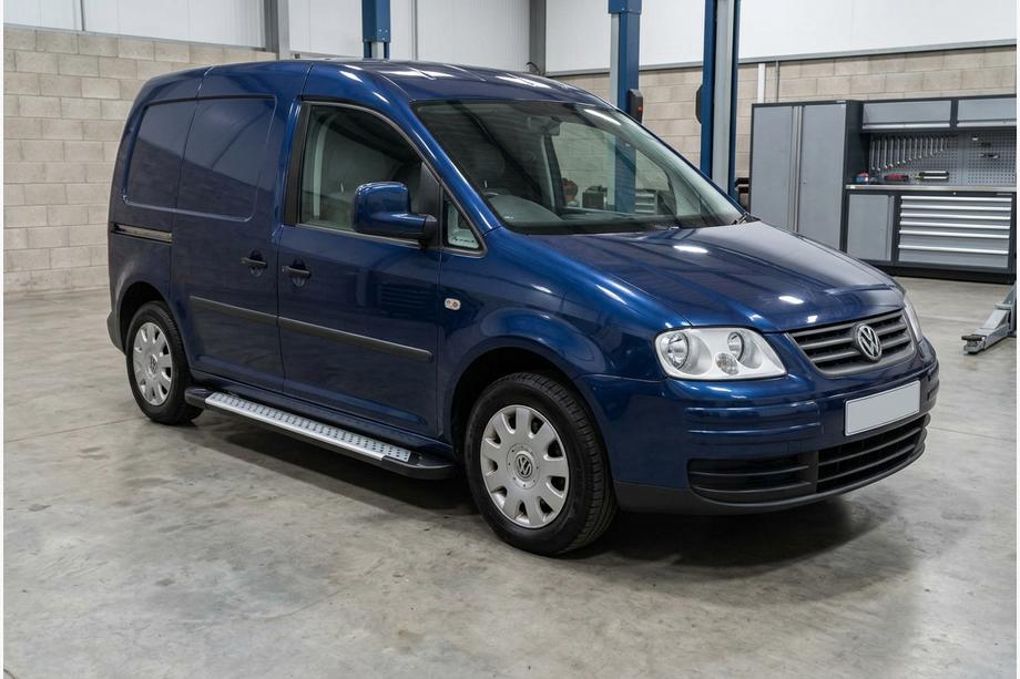 Volkswagen Caddy 2004-2010 гг. Боковые Подножки Allmond Grey (2 шт., Алюминий) Стандартная база Image