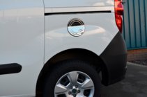Opel Combo 2012-2018 гг. Хромированная накладка на лючок бензобака (нерж. сталь) фото 3