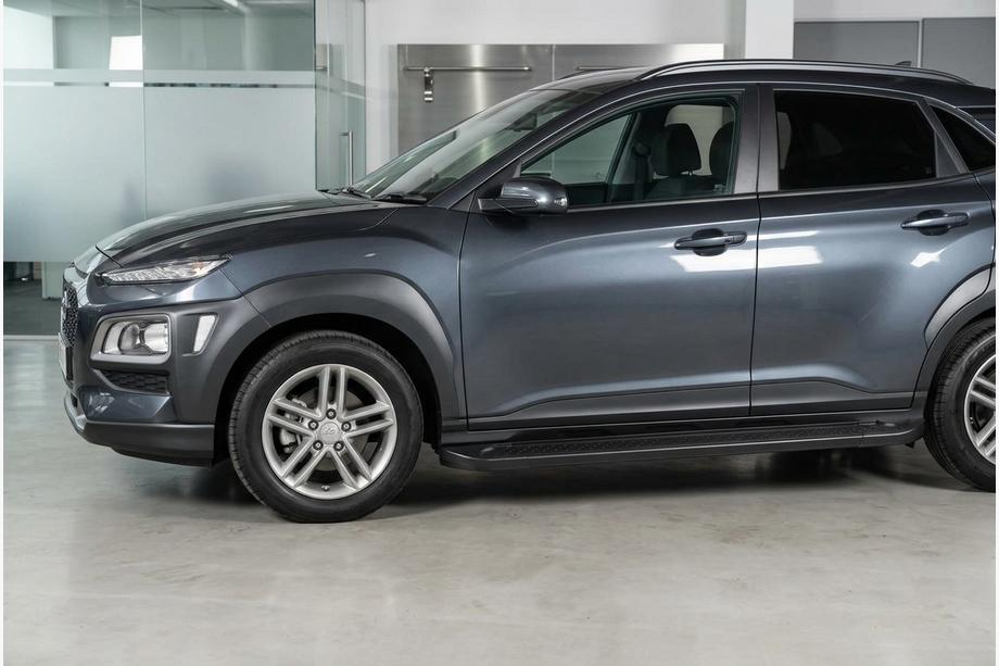 Hyundai Kona 2017-2023 гг. Боковые Подножки Allmond Black (2 шт., Алюминий) Image