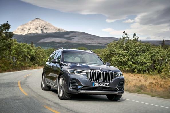 Флагманский кроссовер BMW X7 фото 2