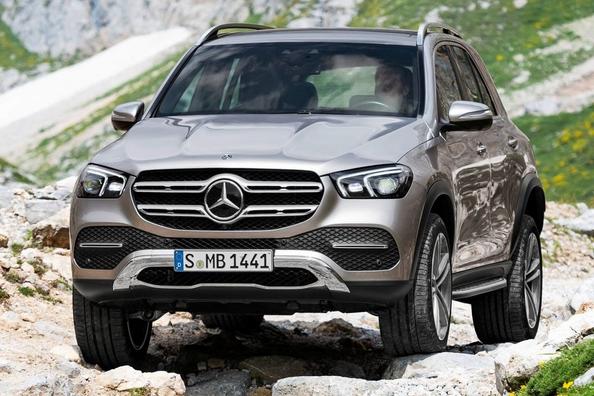 Премиальный кроссовер Mercedes-Benz GLE нового поколения фото 3
