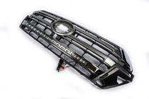Toyota Land Cruiser 200 2007-2021 гг. Решетка радиатора 2016-2021 (LED) фото 3