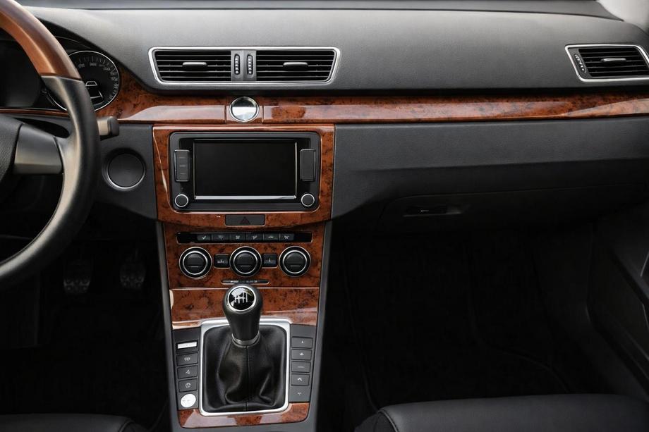 Volkswagen Passat B7 2012-2015 гг. Накладки на Панель Приборов Image