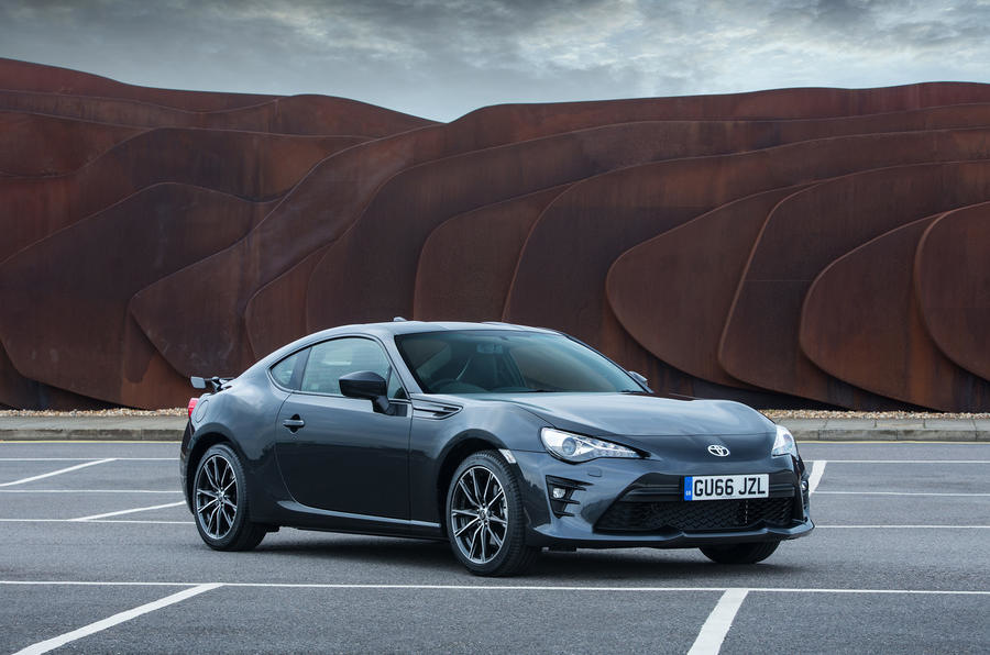 Обзор обновленного купе Toyota GT86