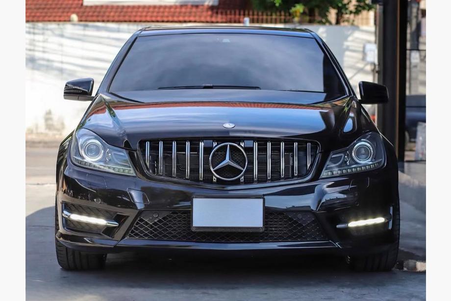 Mercedes C-class W204 2007-2015 гг. Передняя решетка радиатора GT Panamericana Фото 1