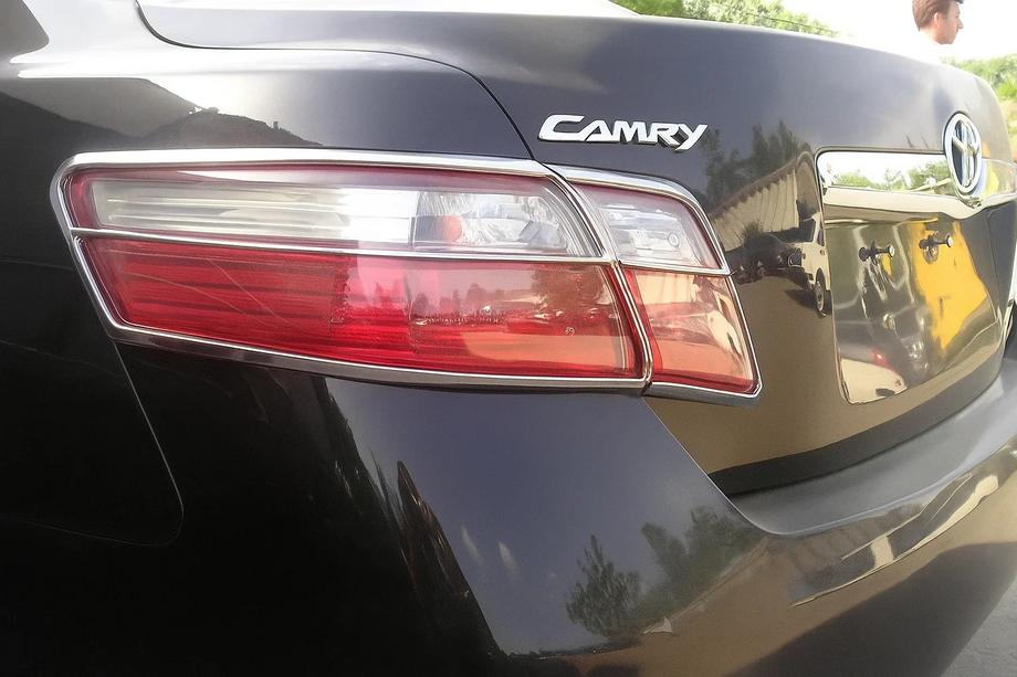 Toyota Camry 2006-2011 гг. Хром Накладки на Задние Фонари (2 шт, пластик) Image