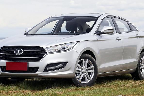 Второй обзор седана FAW Besturn B50 второго поколения фото 9
