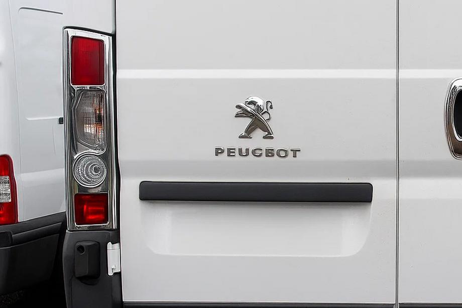 Peugeot Boxer 2006-2025 гг. Хромированные Накладки на Задние Фонари (2 шт, Нержавейка) Image