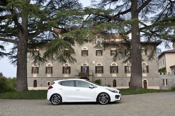 Обзор хэтчбека KIA Ceed GT фото 7