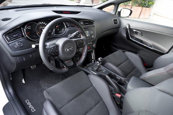 Обзор хэтчбека KIA Ceed GT фото 6