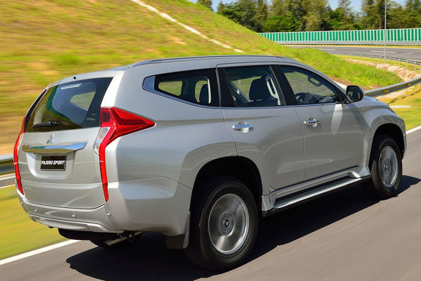 Третье поколение внедорожника Mitsubishi Pajero Sport фото 8