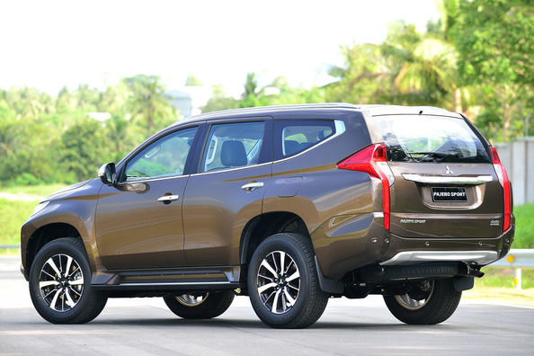 Третье поколение внедорожника Mitsubishi Pajero Sport фото 4