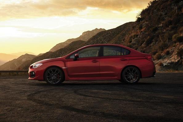 Обзор обновленного спортивного седана Subaru WRX фото 6