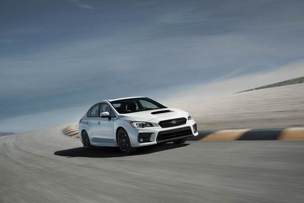 Обзор обновленного спортивного седана Subaru WRX фото 5