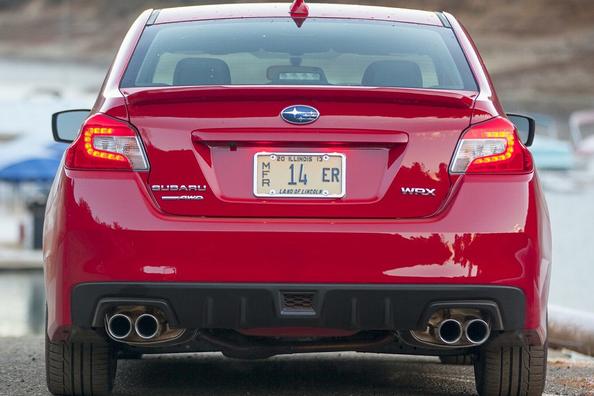 Обзор обновленного спортивного седана Subaru WRX фото 3