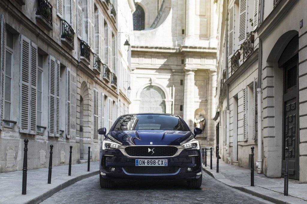 Обзор пятидверного хэтчбека Citroen DS5