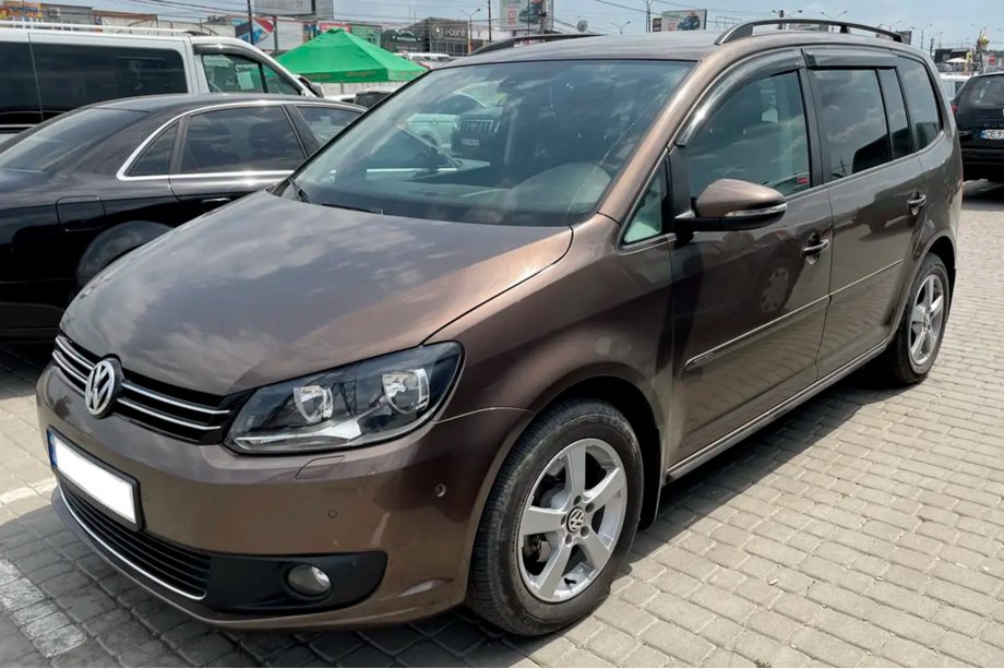 Volkswagen Touran 2010-2015 гг. Ветровики на окна (4 шт, HIC) Фото 5