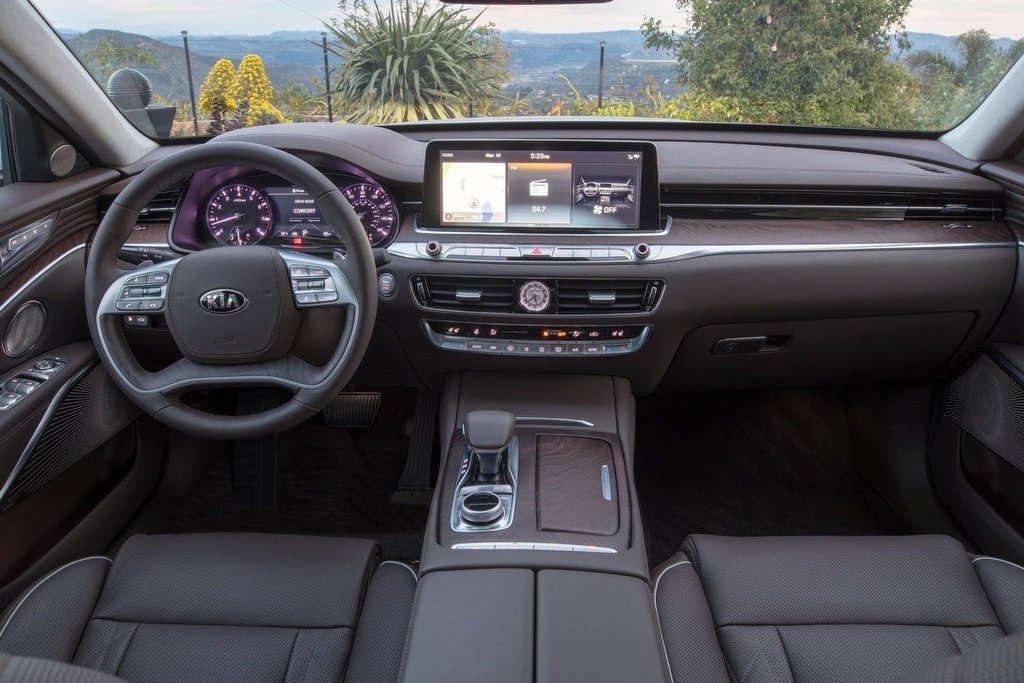 Представительский седан KIA K900