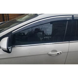 Ветровики с хромированным молдингом Niken (SD/HB, 4 шт) Ford Focus III 2011-2017 гг. фото 4
