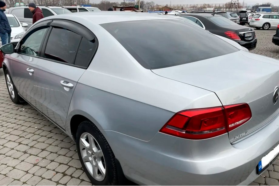Volkswagen Passat B7 2012-2015 гг. Ветровики SD (EU, 4 шт, HIC) Image