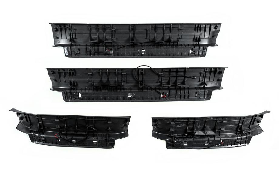 Toyota Land Cruiser Prado 150 2009-2023 гг. Подсвечиваемые накладки на пороги (черные) Фото 5