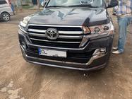 Toyota Land Cruiser 200 2007-2021 гг. Решетка радиатора 2016-2021 (дизайн 2019) Без камеры фото 8