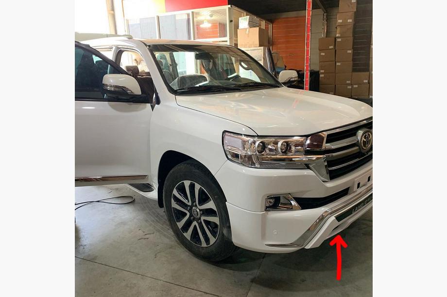 Toyota Land Cruiser 200 2007-2021 гг. Передний лип 2016↗ (стиль ME, нижняя накладка) Белый Фото 5