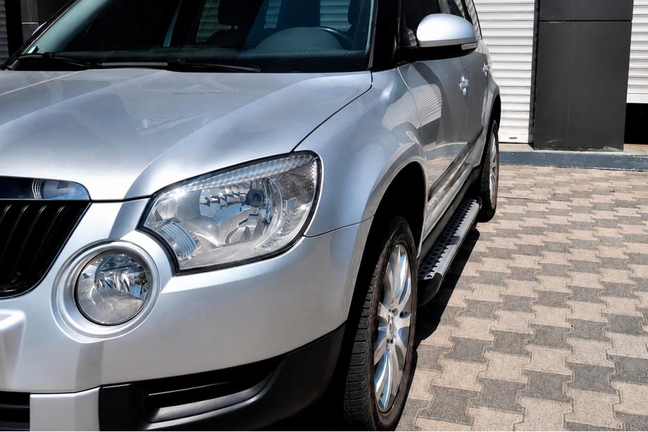 Skoda Yeti 2009-2017 гг. Боковые Подножки Allmond Grey (2 шт., Алюминий) Image
