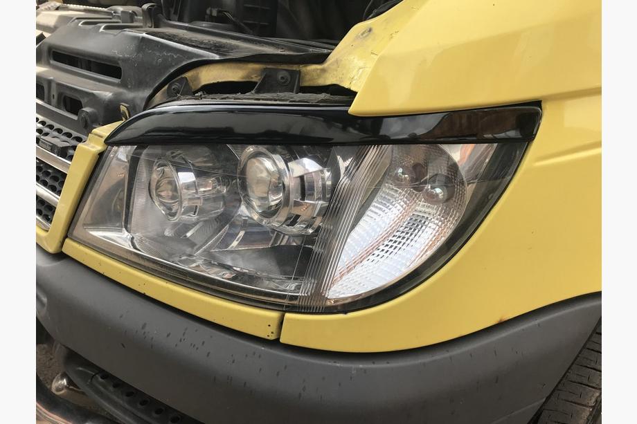 Mercedes Sprinter W901/902/903/904/905 1995–2006 гг. Реснички на фары (черные, ABS, 2000-2006) Фото 3