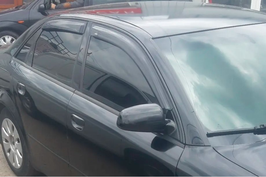 Audi A4 B6 2000-2004 гг. Ветровики на окна Sedan (4 шт., HIC) Image