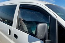 Hyundai H200, H1, Starex 1998-2007 гг. Ветровики на окна (2 шт, HIC) фото 2