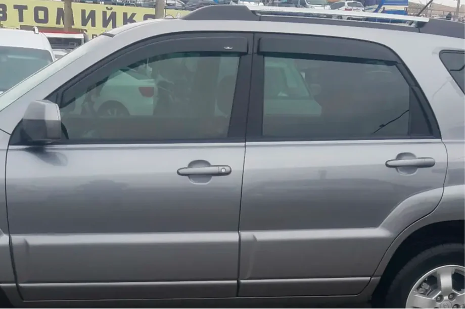 Kia Sportage 2004-2010 гг. Ветровики на окна (4 шт, HIC) Image