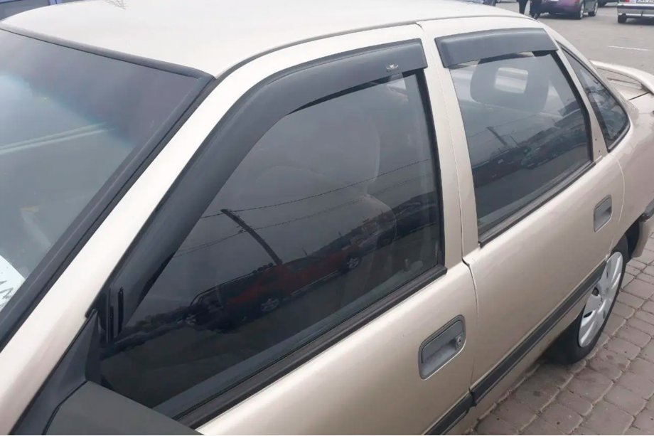 Opel Vectra A 1987-1995 гг. Ветровики SD (4 шт, HIC) Image
