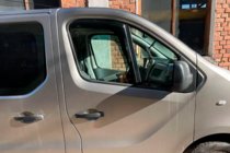 Renault Trafic 2015- гг. Ветровики вставные (2 шт, HIC) фото 3