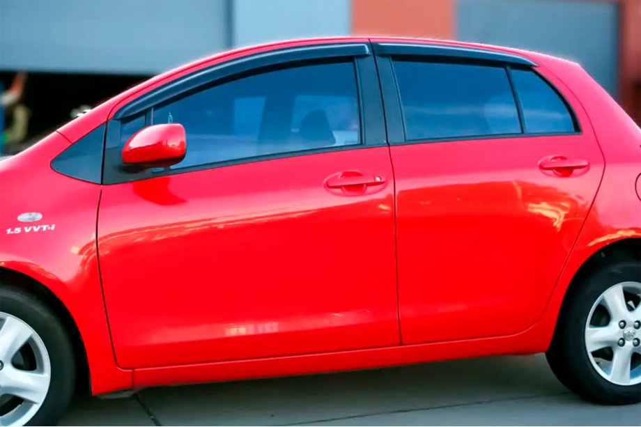 Toyota Yaris 2006-2011 гг. Ветровики HB (4 шт, HIC) Image