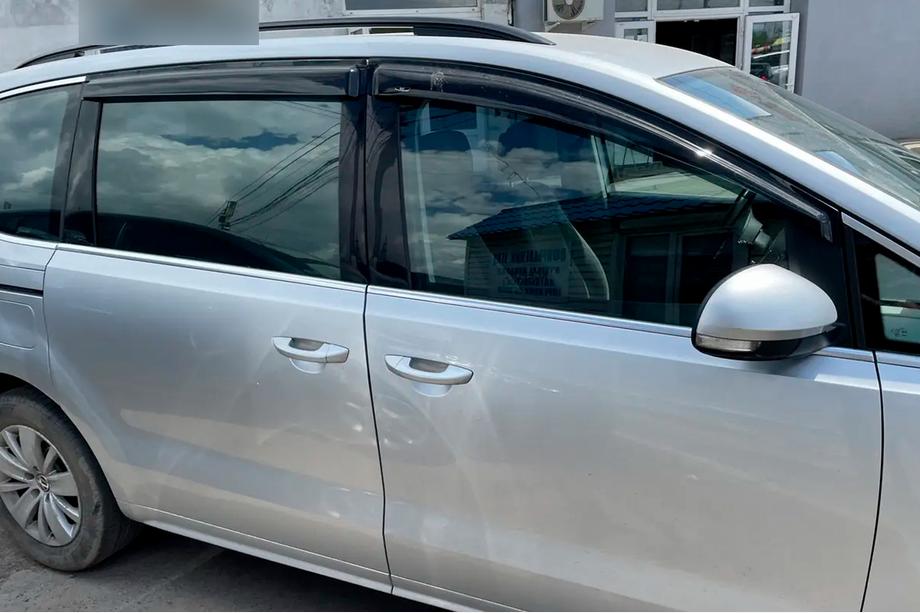 Volkswagen Sharan 2010-2023 гг. Ветровики на окна (4 шт, HIC) Фото 3