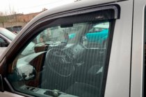 Volkswagen T5 Caravelle 2004-2010 гг. Ветровики на окна (2 шт, HIC) фото 17