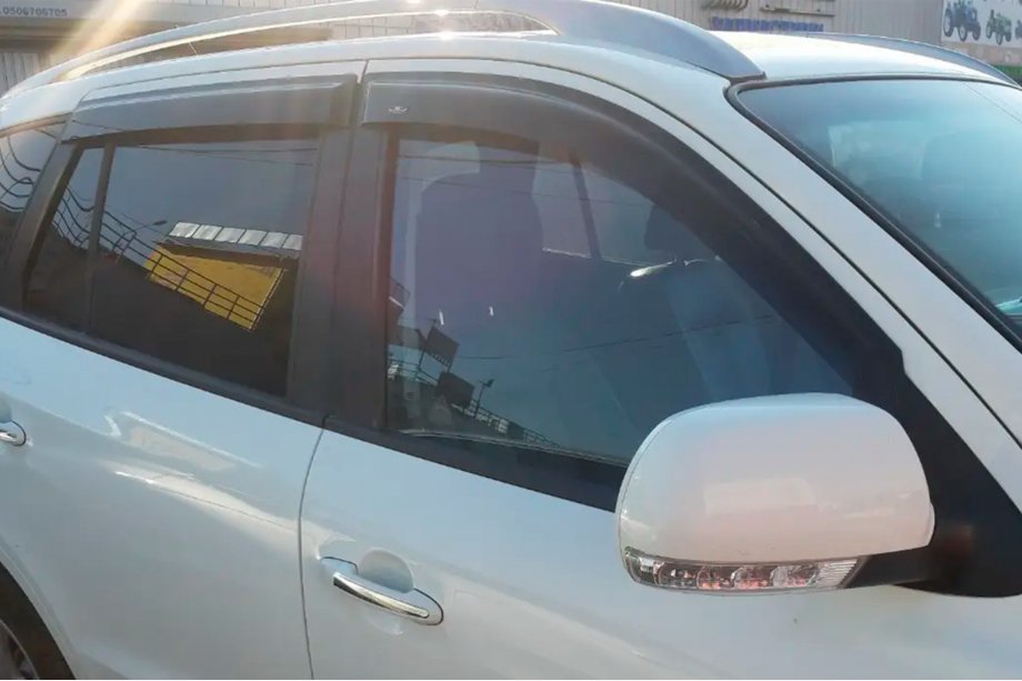 Hyundai Santa Fe 3 2012-2018 гг. Ветровики на окна (4 шт, HIC) Фото 2