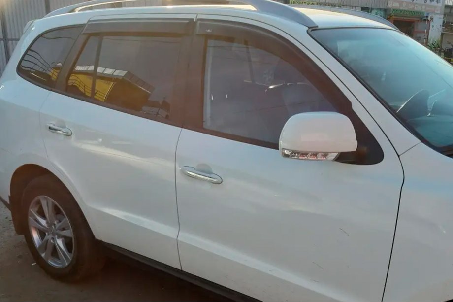 Hyundai Santa Fe 3 2012-2018 гг. Ветровики на окна (4 шт, HIC) Фото 3
