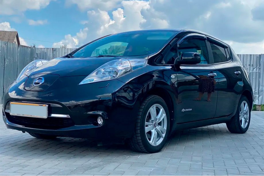 Nissan Leaf 2010-2017 гг. Ветровики на окна (4 шт, HIC) Image
