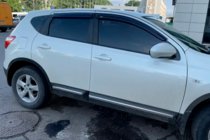 Nissan Qashqai 2010-2014 гг. Ветровики на окна (4 шт, HIC) фото 3