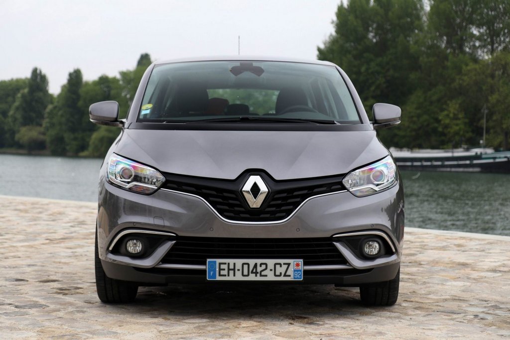 Четвертое поколение компактного минивэна Renault Scenic