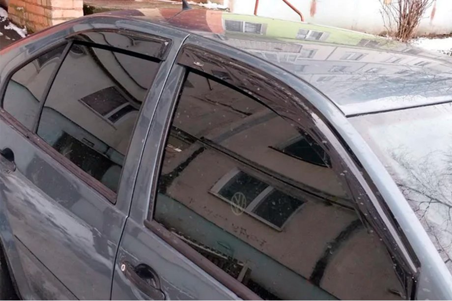 Volkswagen Bora 1998-2004 гг. Ветровики на окна (4 шт, HIC) Image