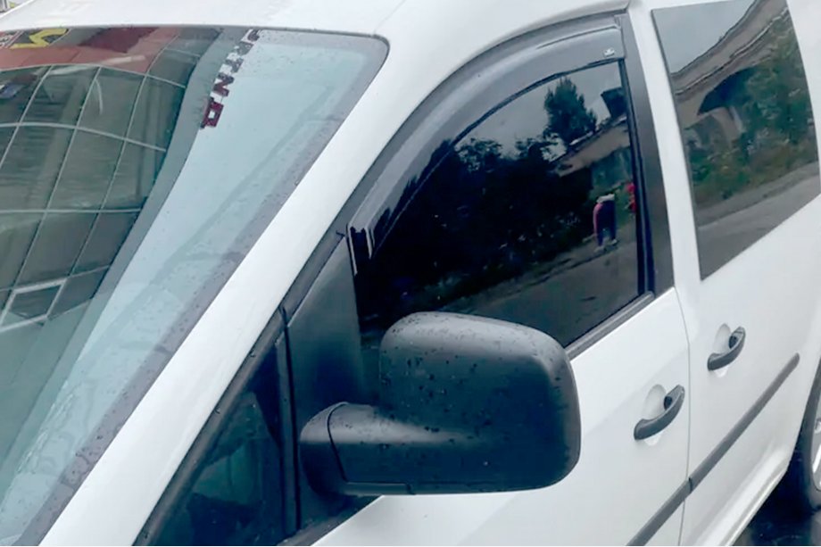 Volkswagen Caddy 2015-2020 гг. Ветровики на окна (2 шт, HIC) Image