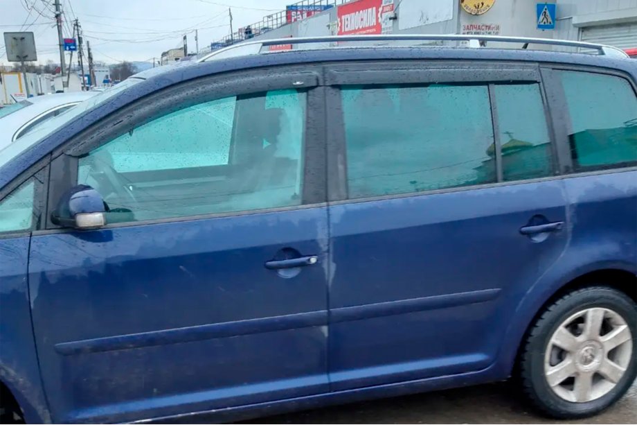 Volkswagen Touran 2003-2010 гг. Ветровики на окна (4 шт, HIC) Фото 18