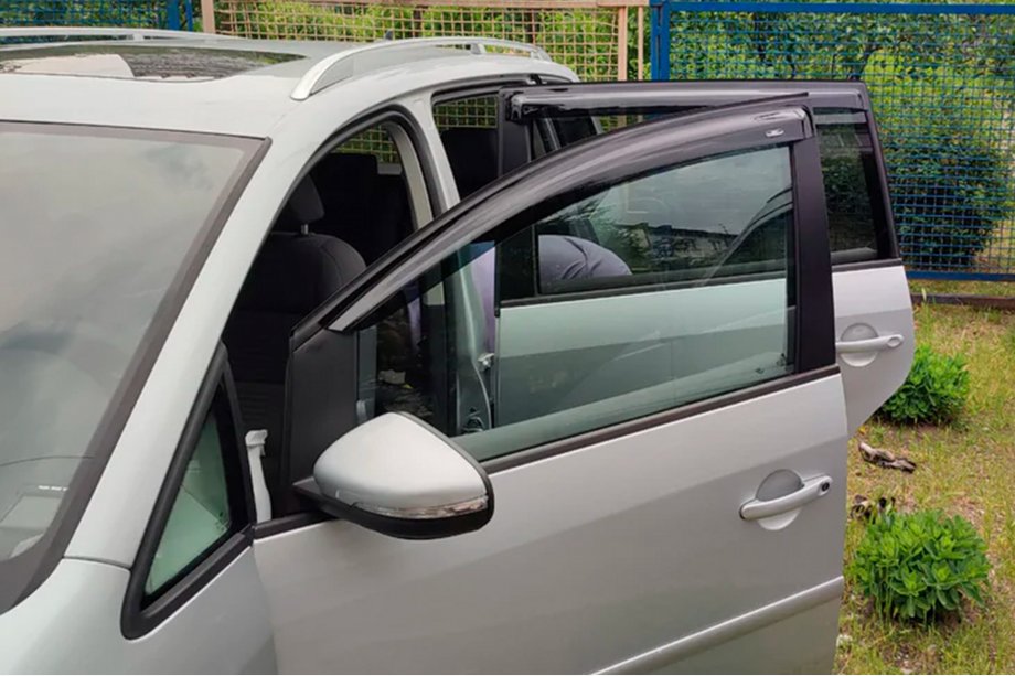 Volkswagen Touran 2003-2010 гг. Ветровики на окна (4 шт, HIC) Фото 11